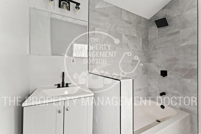 Building Photo - Welcome to 3/2 full renovated – Your Next Home Awaits in Jacksonville!