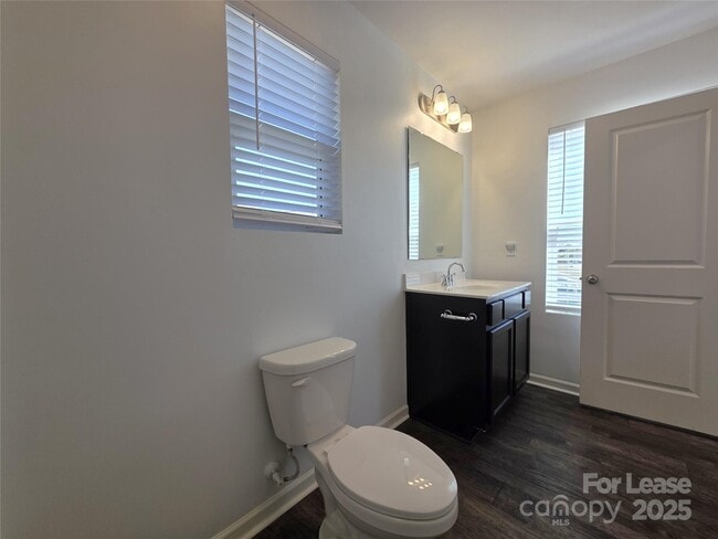 Building Photo - 150 Pin Oak Ct