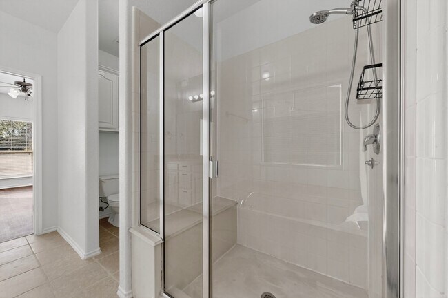 Building Photo - 1066 Carpenter Ct