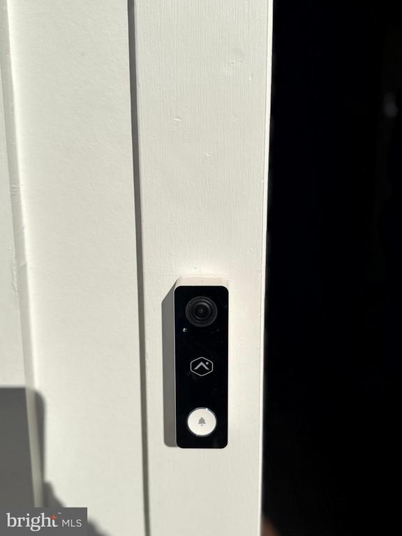 Building Photo - 461 Hanson St