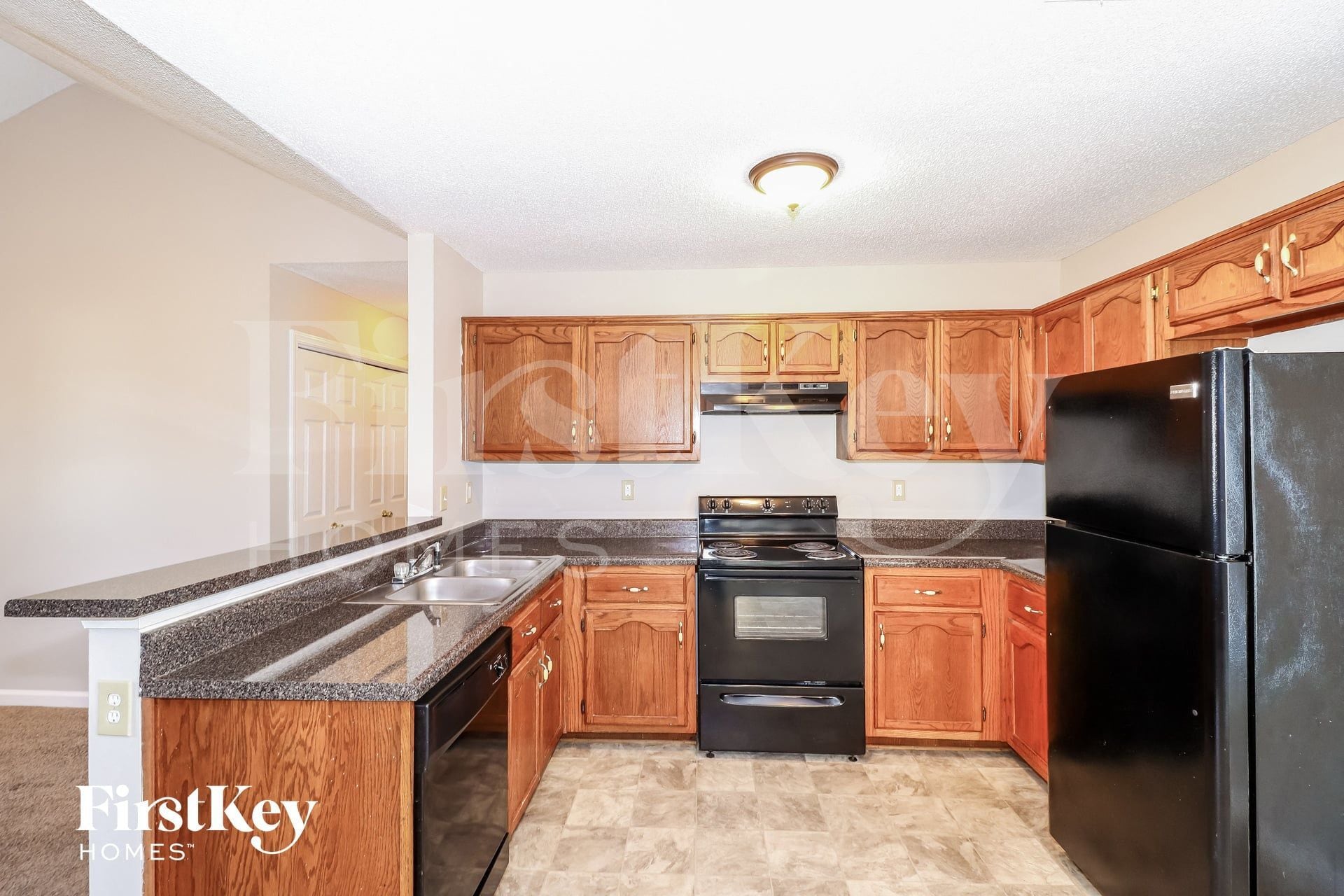 Building Photo - 6911 Lagrange Cir S