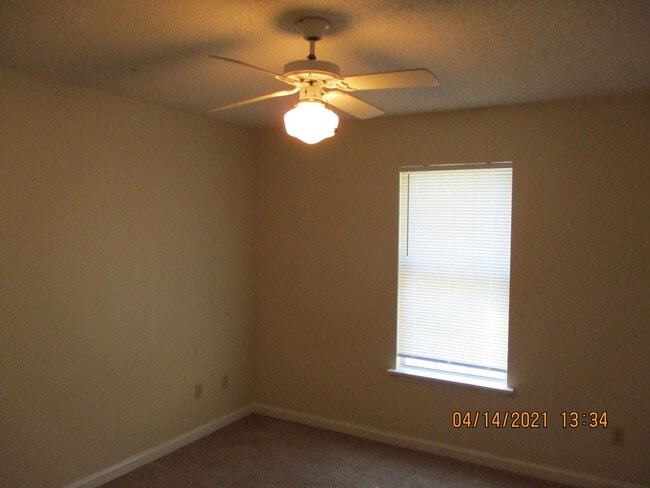 Building Photo - 900 9th Ave