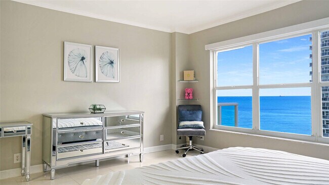 Building Photo - 3550 Galt Ocean Dr