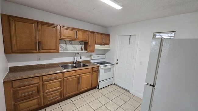 Building Photo - 4770 Cole St