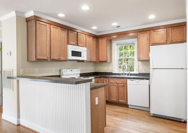 Building Photo - BEAUTIFUL NEWER SINGLE FAMILY HOME NEAR VCU