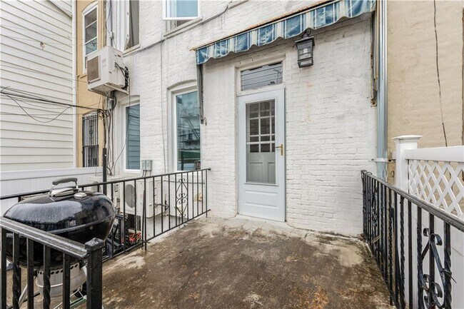 Building Photo - 536 81st St
