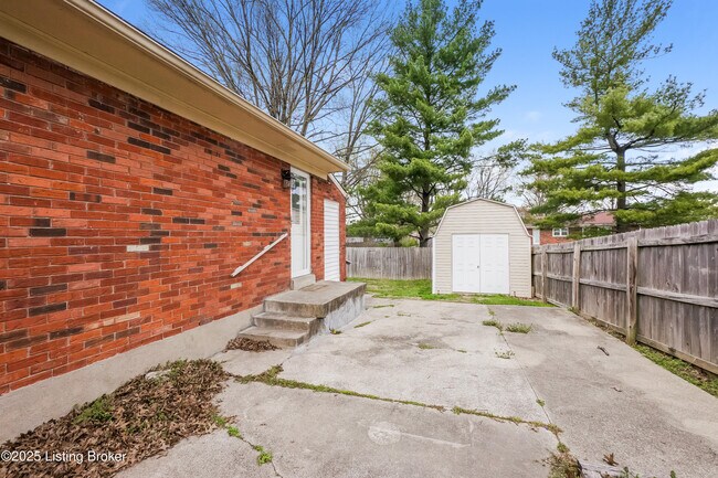 Building Photo - 115 Daryl Ct