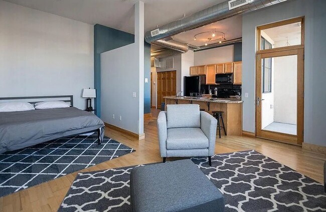 Building Photo - Studio Condo in Heart of Old Town Fort Collins!