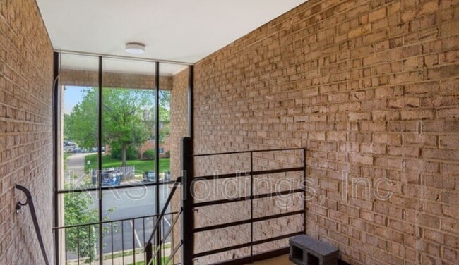 Building Photo - 7997 Audubon Ave