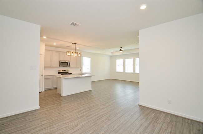 Building Photo - 9730 Burlington Bristol Dr