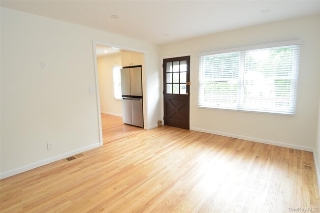 Building Photo - 33 Terrace Pl