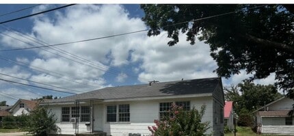 Building Photo - 408 S Highland Ave