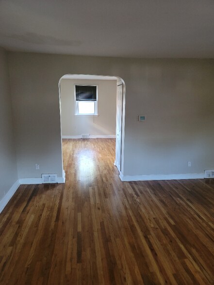 Building Photo - 4044 Lasher Rd