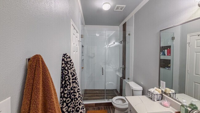 Building Photo - 1909 Kemah Village Dr