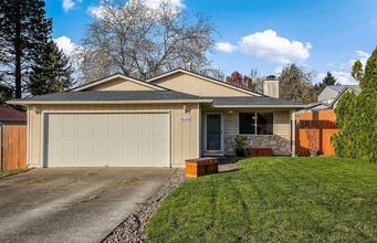 Building Photo - Expansive Backyard, Gardening Space & Comfortable Single-Level Living