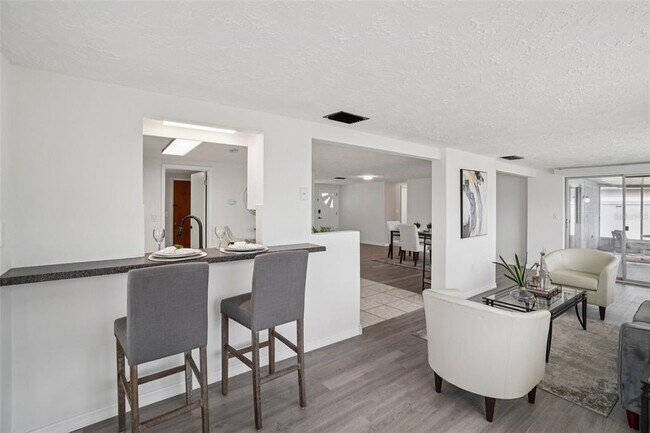 Building Photo - 3524 Cincinnati Dr