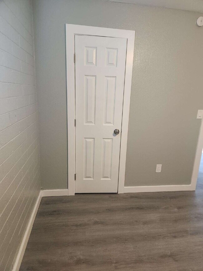 Building Photo - NEWLY RENOVATED 2BD/1BA – CALL TODAY NORTH PHOENIX