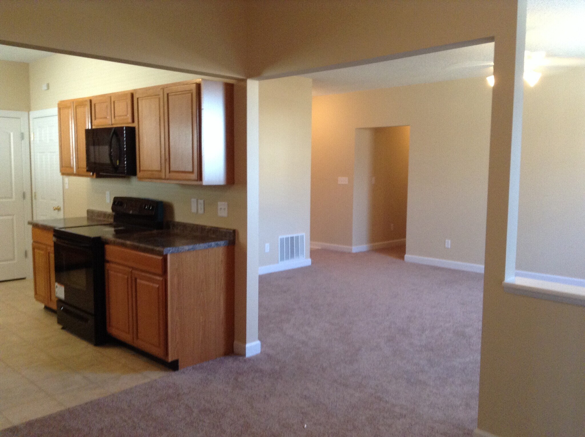 Building Photo - 9828 Rhodes Ln