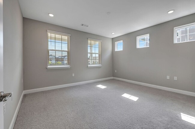 Building Photo - 4000 Shadow Green Dr