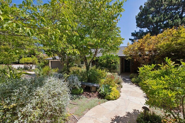 Building Photo - 970 Palo Alto Ave