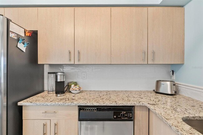 Building Photo - 104 Surfview Dr