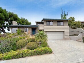 Building Photo - Beautifully Renovated 3BD/2.5BA House in L...