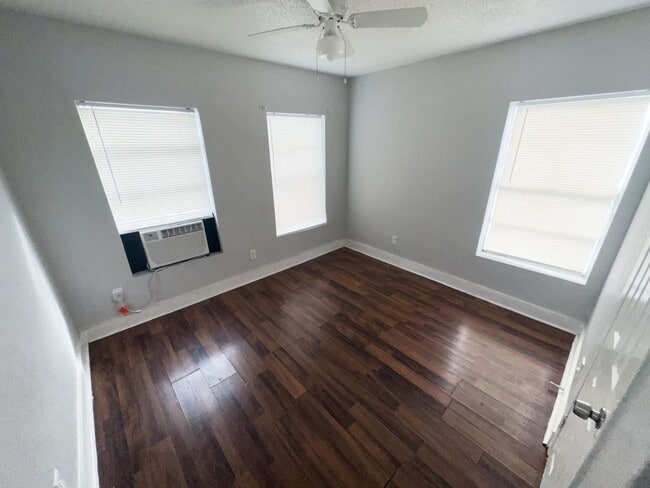 Building Photo - 2711 Avenue K