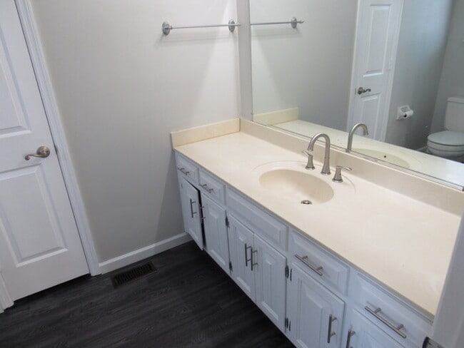 Building Photo - 4 bedroom home w/ walking trail to Percy P...