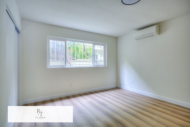Building Photo - Fully Upgraded Spacious 2-Bedroom Unit in Prime Arcadia Location
