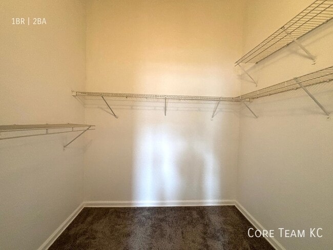 Building Photo - 934 Broadway Blvd