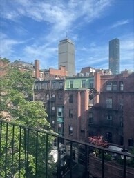 Building Photo - 400 Marlborough St