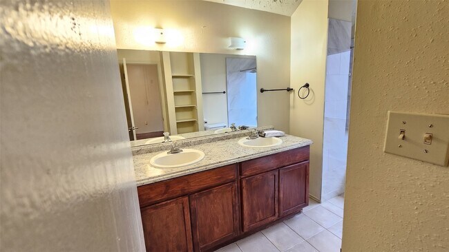 Building Photo - 8731 Croteau Dr
