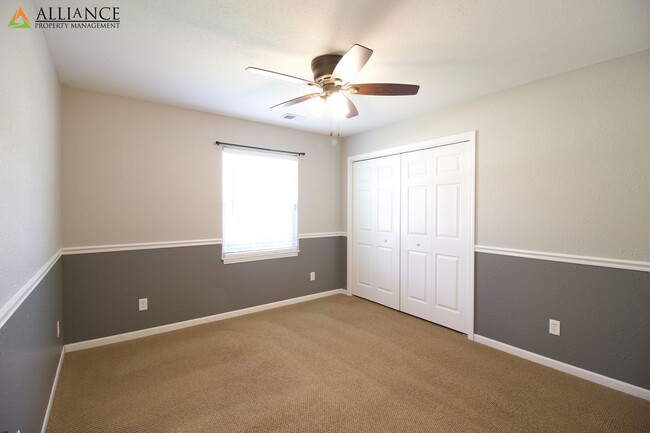 Building Photo - Beautiful 4 Bedroom - 2 Bath Home Close to Flint Hills Christian School!