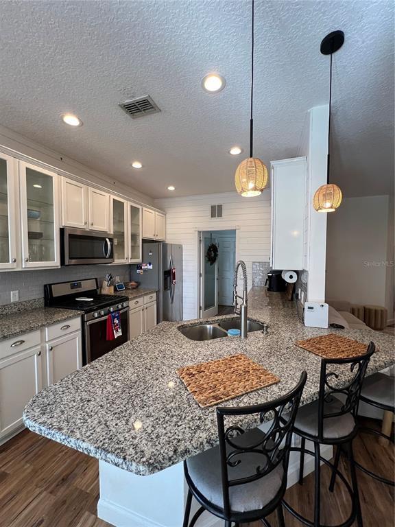 Building Photo - 221 Asterbrooke Dr