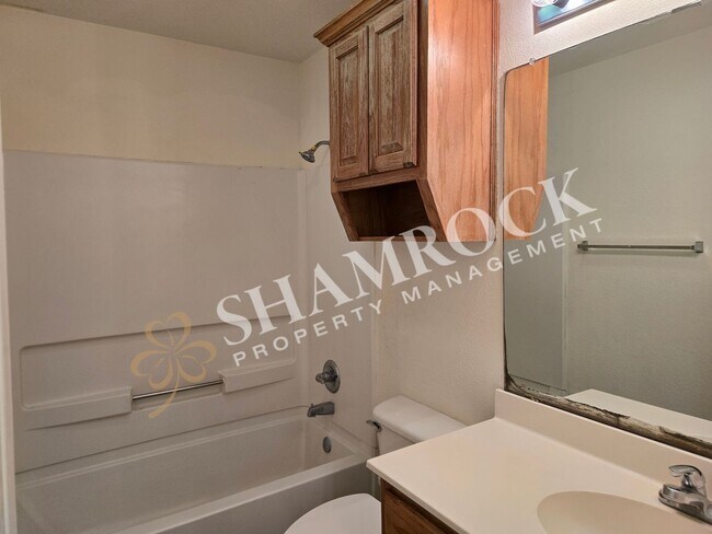 Building Photo - Surrey Ridge Duplex