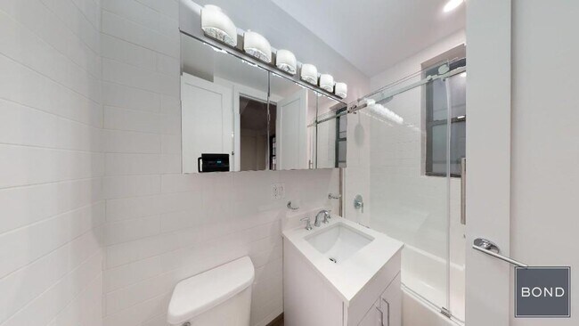 Building Photo - 145 W 55th St
