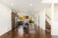Building Photo - Great City Location - Corner 3 Bedroom Tow...