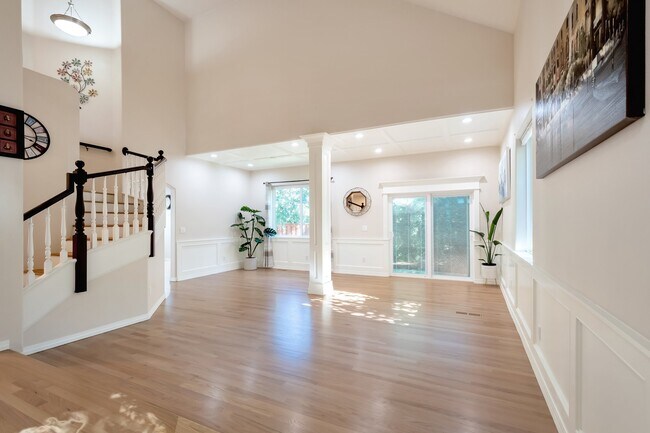 Building Photo - 5392 NW Crady Ln