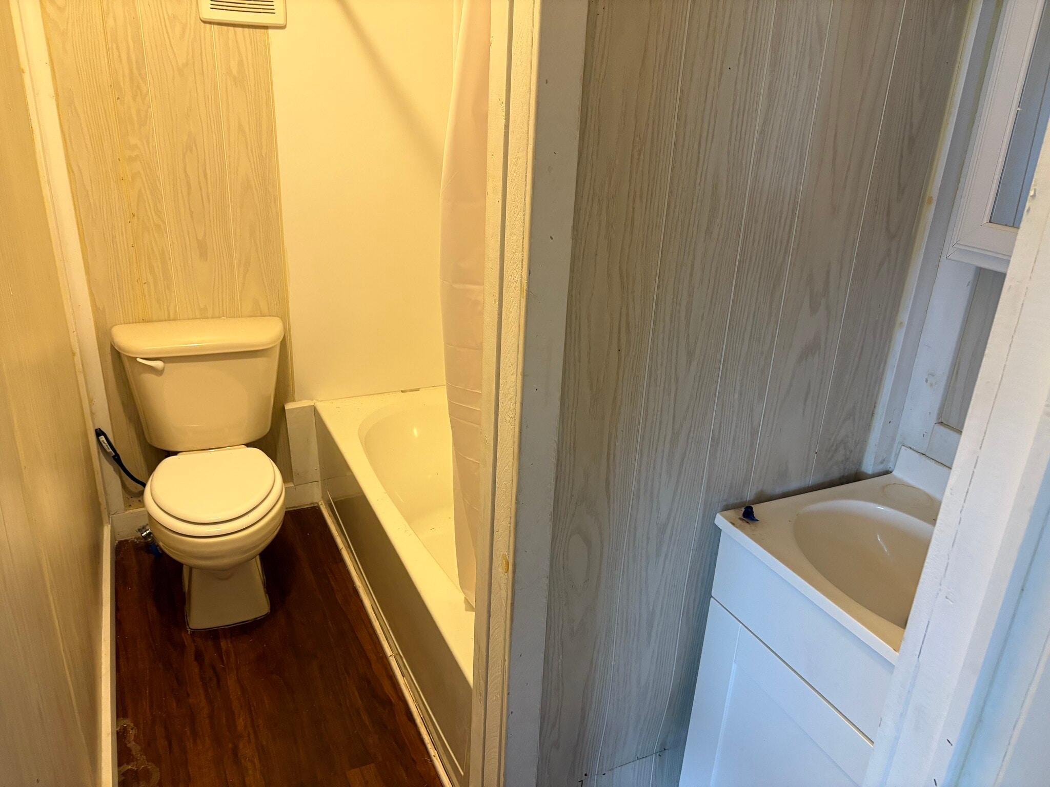 Building Photo - 2410 N Hwy 25 W