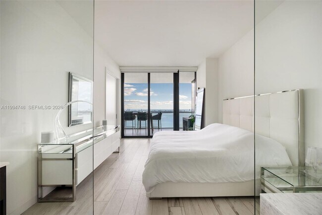 Building Photo - 480 NE 31st St