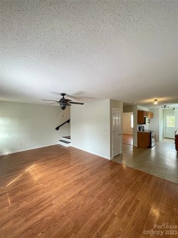 Building Photo - 609 Piper Ct