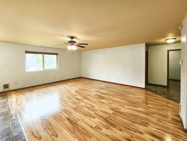 Building Photo - Beautiful Single-Story Home with Hardwood Floors, 3-Car Garage & Expansive Backyard