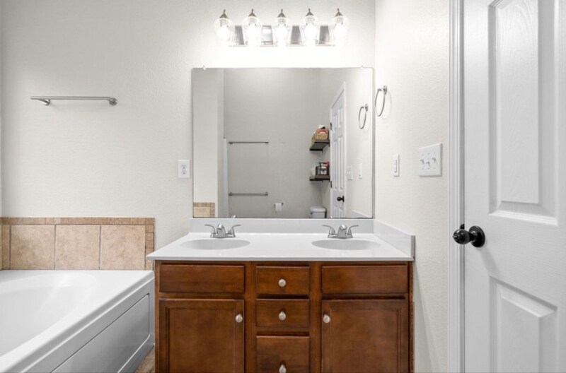 Building Photo - 1036 Freedom Dr