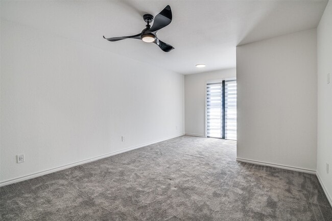 Building Photo - 200 Krohn Ct