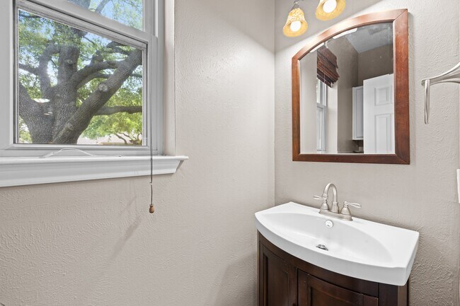 Building Photo - 14343 Millstone Estates Ln