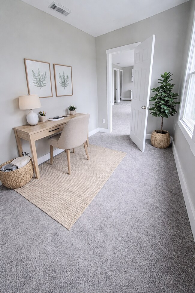 Building Photo - Freshly Renovated Cleveland Duplex Unit with Utilities Included