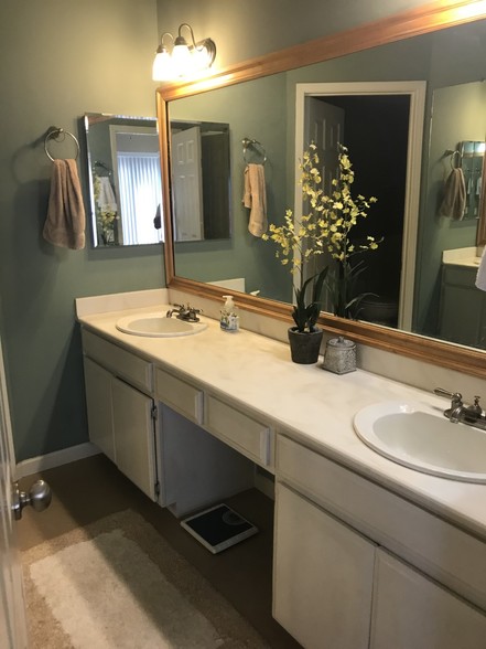 Master Bathroom - 1133 9th St