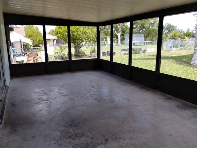 Building Photo - Beautiful 2 Bedroom, 2 Bathroom Home for Rent in Spring Hill, FL!