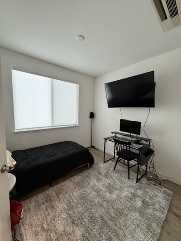 Building Photo - Stunning 4 Bed Plus Office, 3.5 Bathroom Townhome Walking Distance to Bart