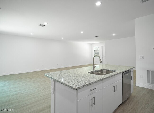 Building Photo - 3059 Harvard Cir